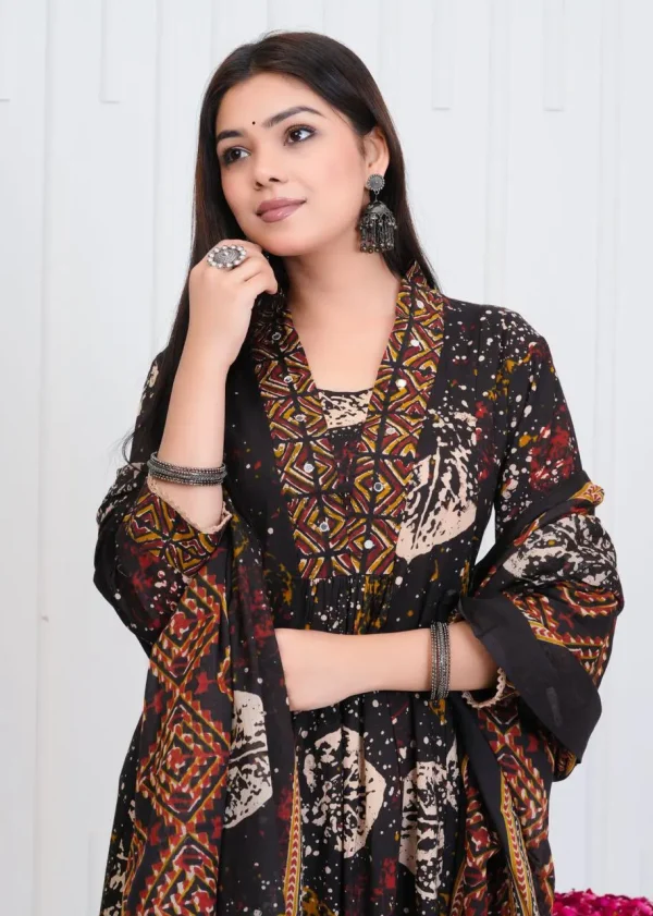 Black Kurti